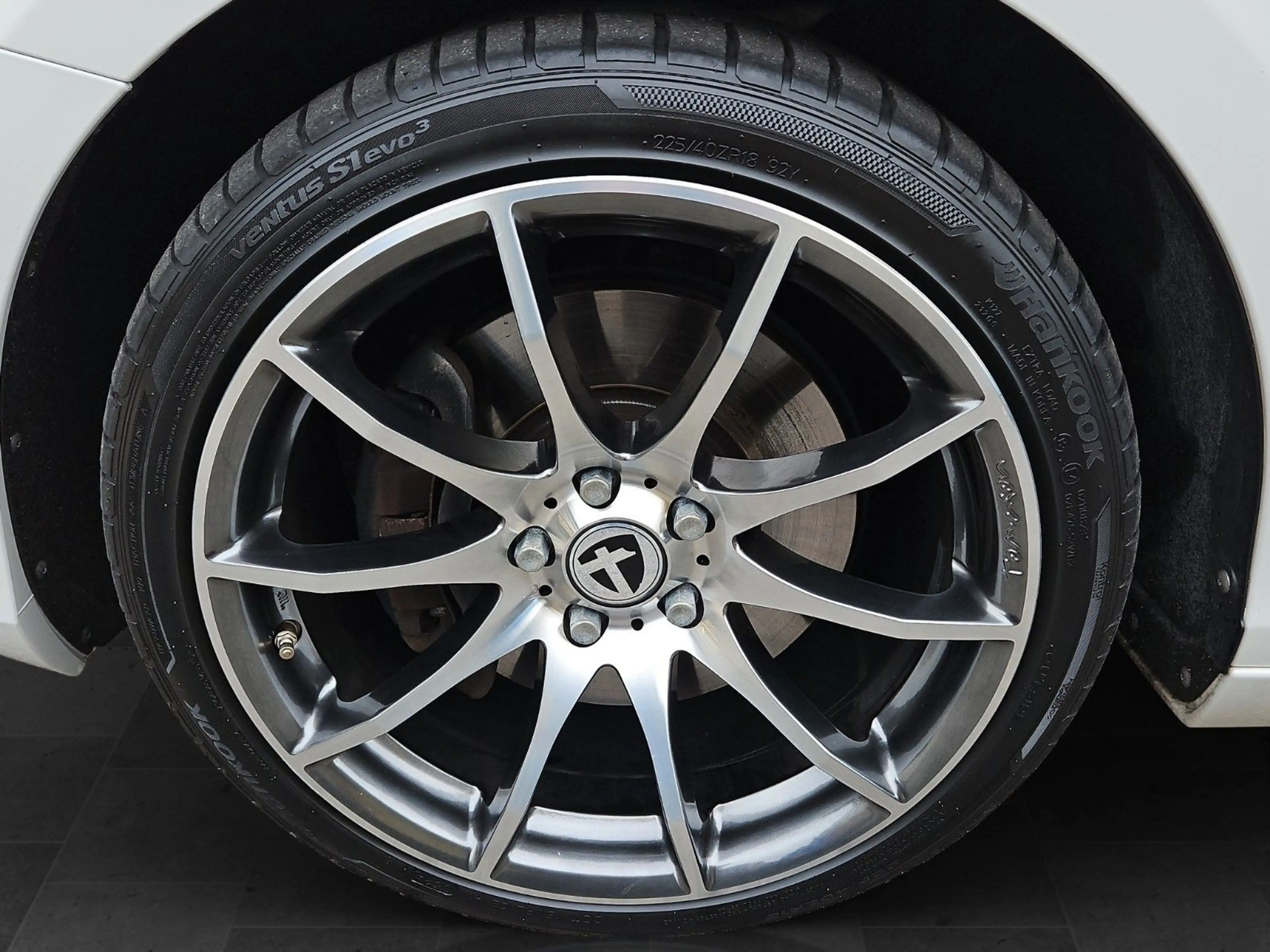 Volvo V40 D4 Momentum CAM/ WINTERPAKET/ LED — photo 9