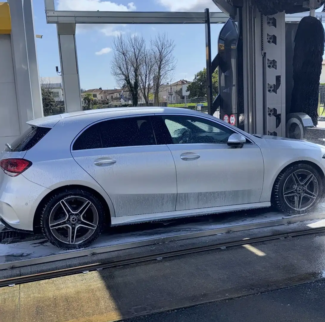 Mercedes-Benz CLA 200 Automatic premium - 1