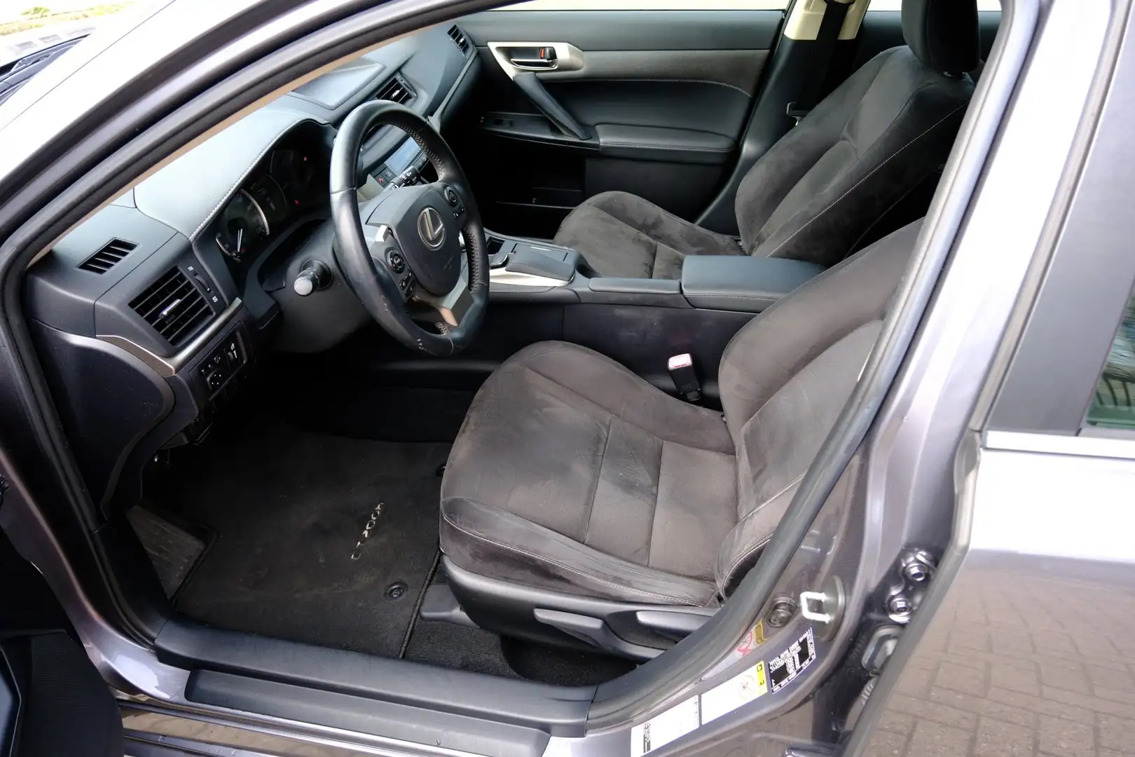 Lexus CT 200h Business Line Aut. Navi|Alcantara|LMV|Cam Gris - 2