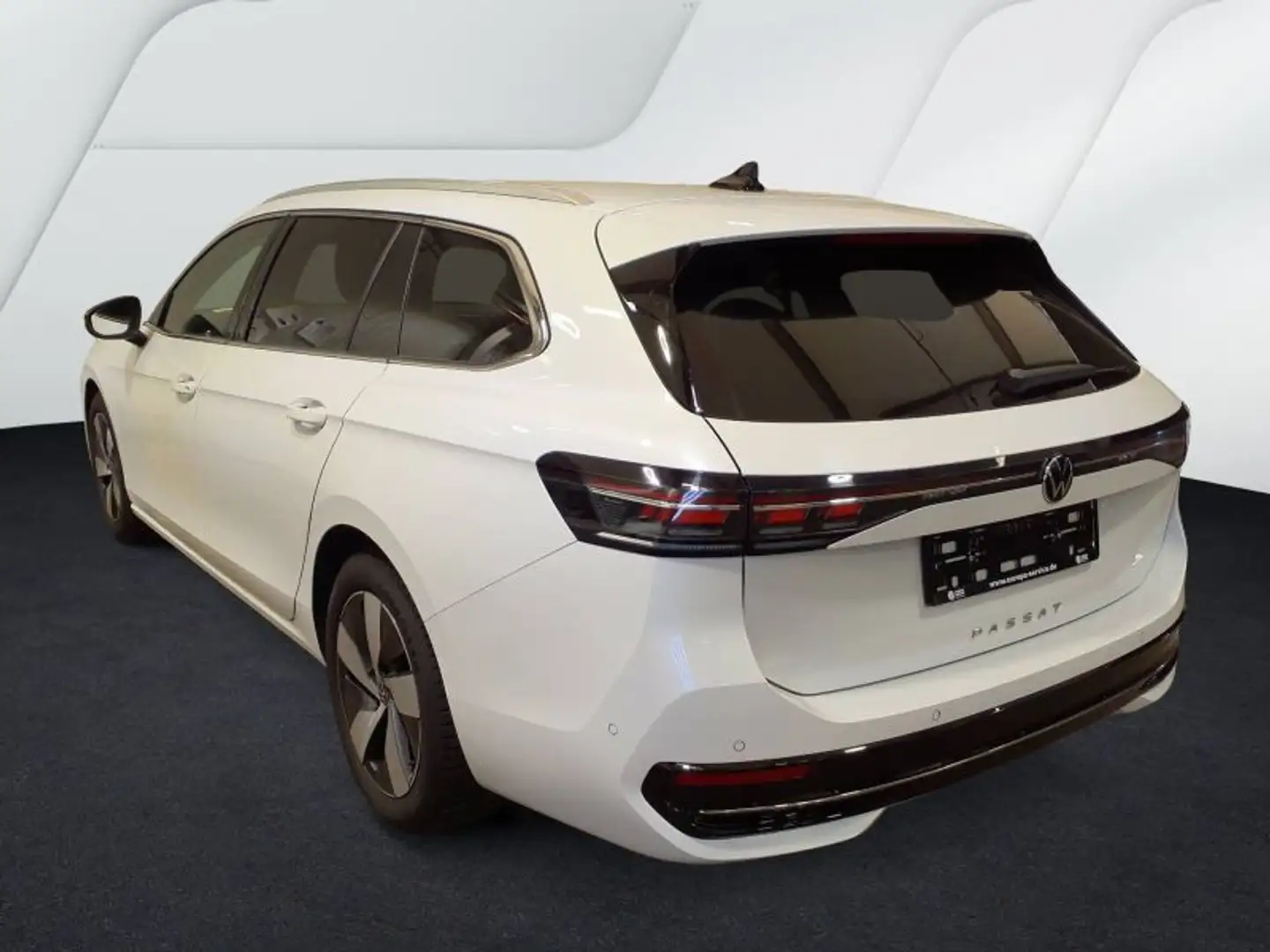 Volkswagen Passat Variant 2.0 TDI DSG Elegance *ACC*NAVI*MA Weiß - 2