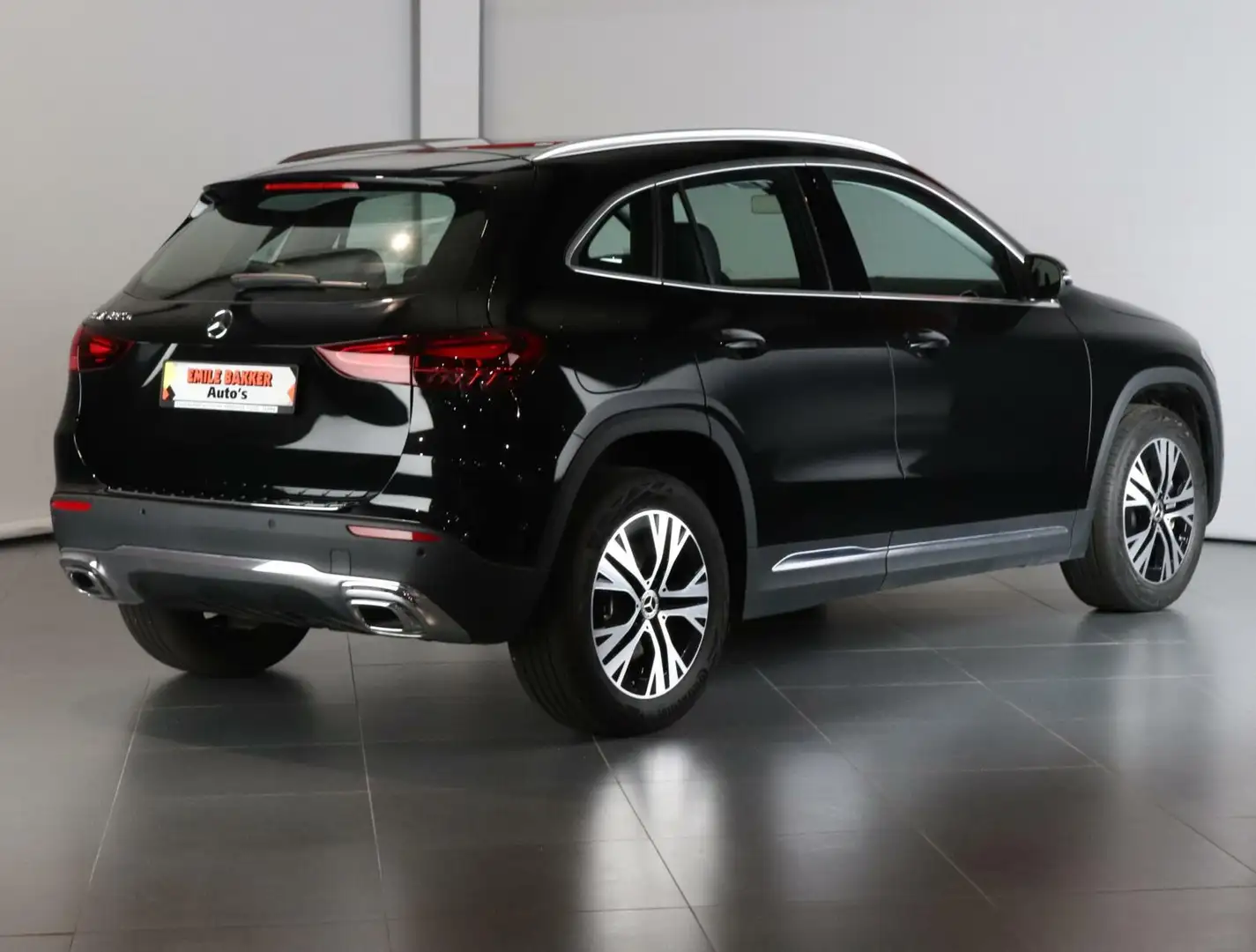 Mercedes-Benz GLA 250 e Luxury Line Zwart - 2