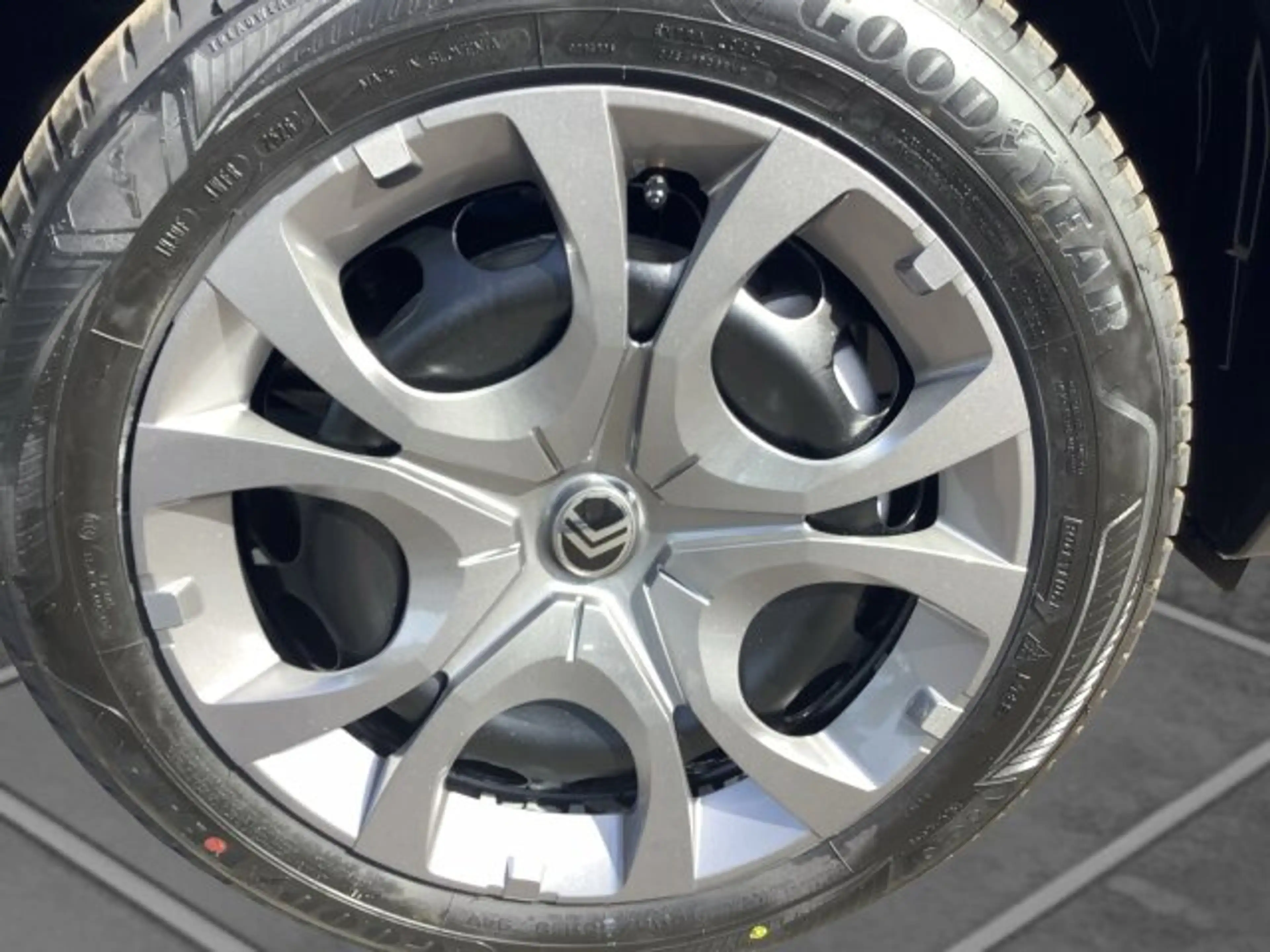Citroen E-C3 ë-C3 Plus 113 Urban-Range +11-kW-OBC+Allwetter+ — photo 6