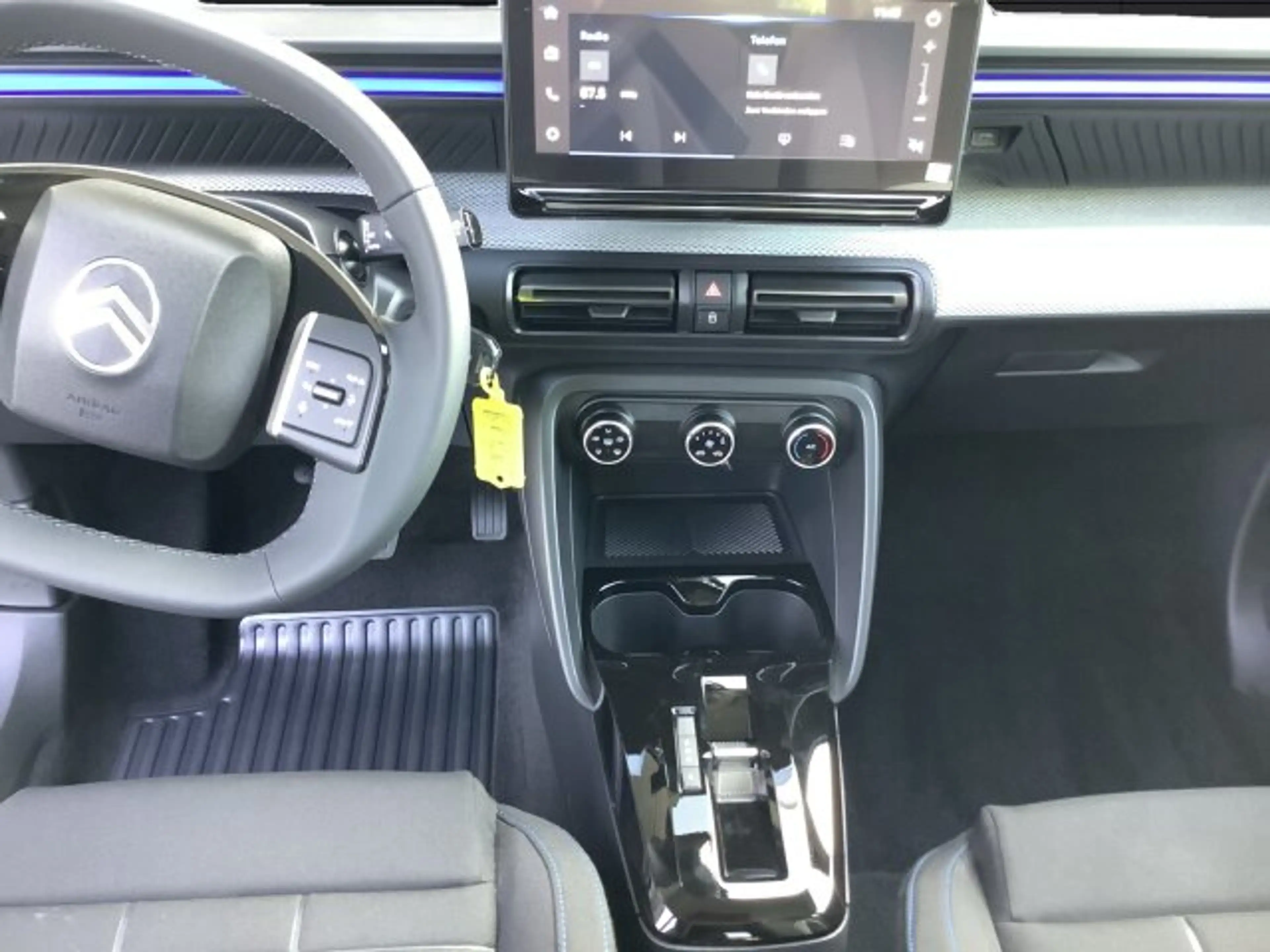 Citroen E-C3 ë-C3 Plus 113 Urban-Range +11-kW-OBC+Allwetter+ — photo 12