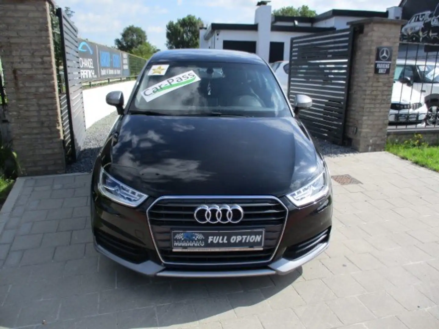 Audi A1 1.0 TFSI Ultra Design Style&Admiration FULL OPTION Noir - 2