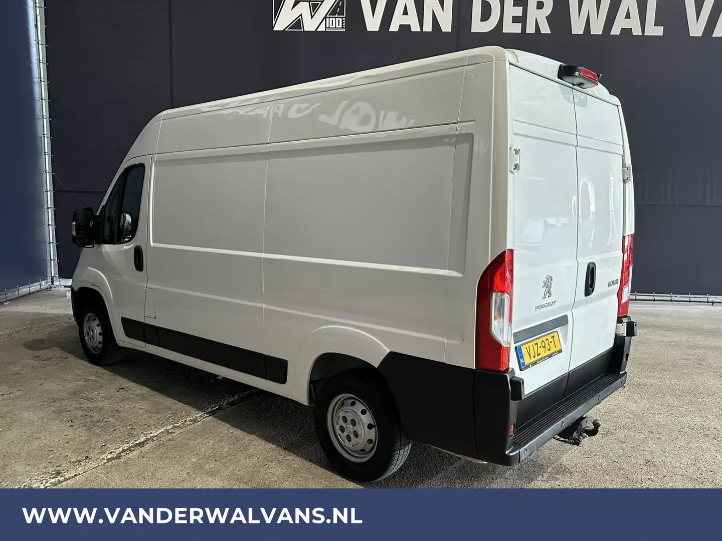 Peugeot Boxer 2.2 BlueHDi 140pk L2H2 Euro6 Airco | Camera | Navi Blanc - 2