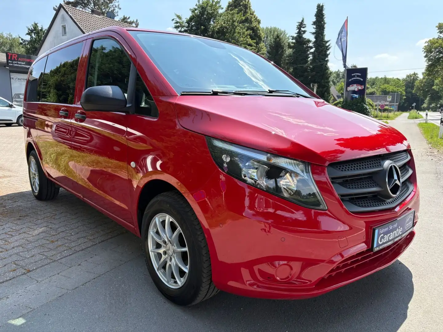 Mercedes-Benz Vito Tourer 114 CDI Edition kompakt Rot - 2