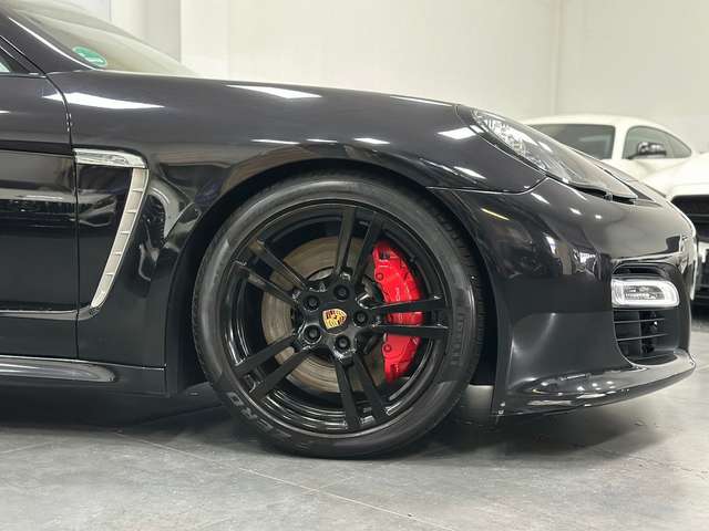 Porsche Panamera GTS BOSE 20" BEIGE KLAPPENAUSPUFF