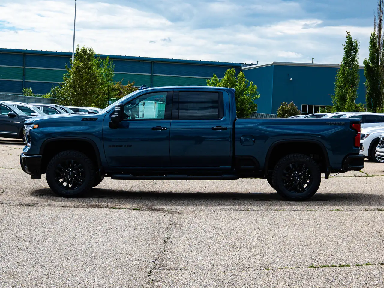 Chevrolet Silverado 3500 photo Chevrolet Silverado 3500
