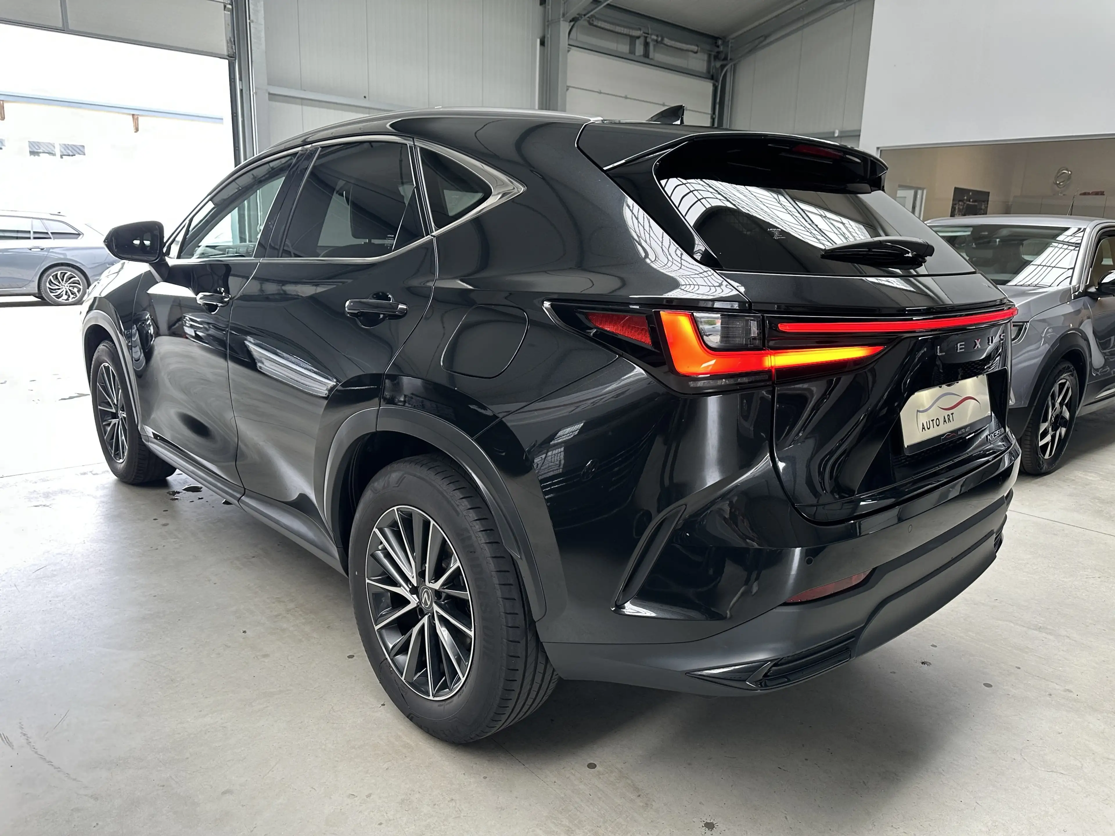 Lexus 350h LED ACC Leder Navi DAB Kamera — photo 4