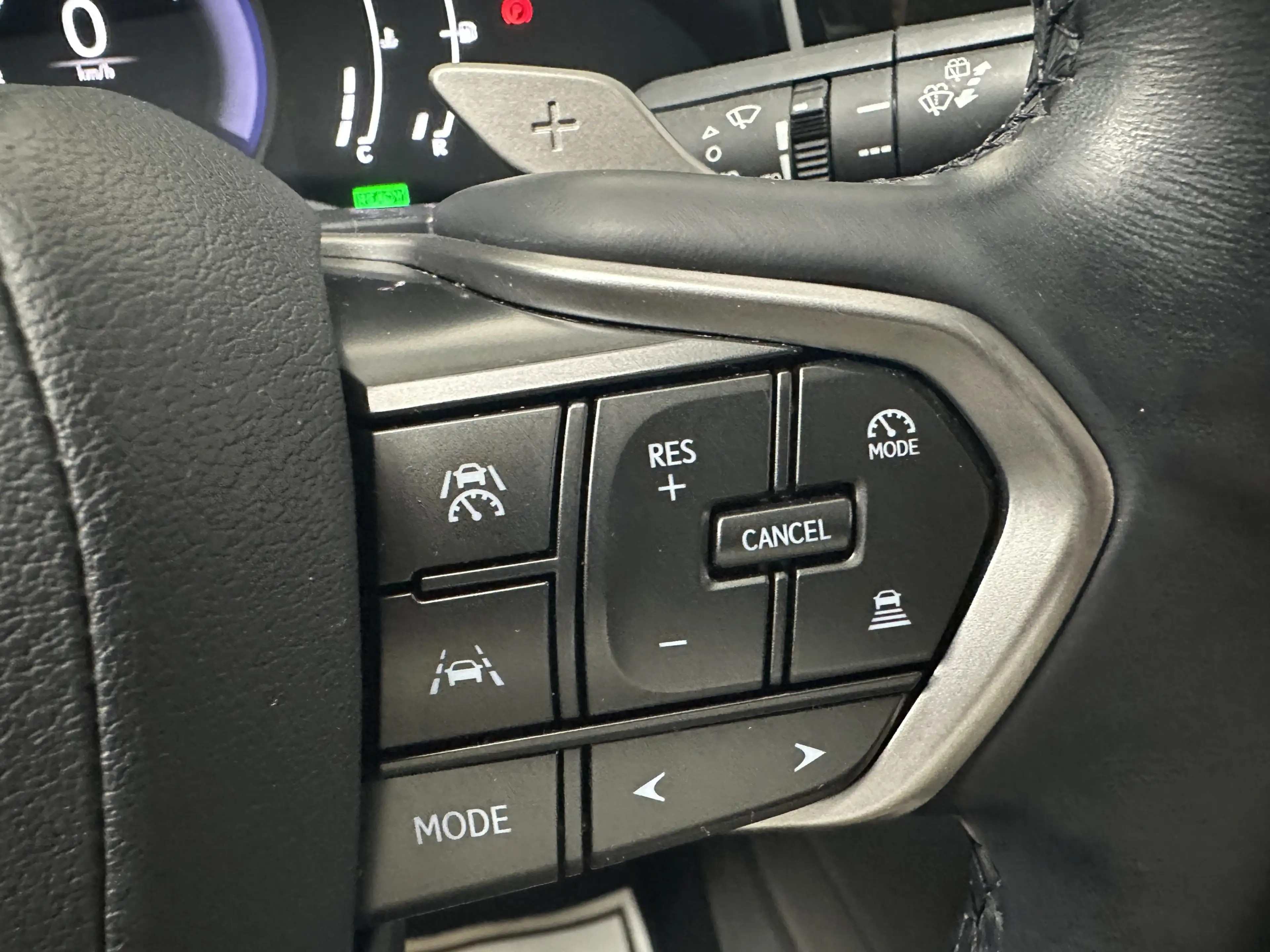 Lexus 350h LED ACC Leder Navi DAB Kamera — photo 13