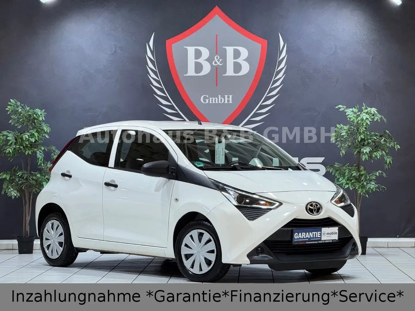 Toyota Aygo AYGO-Edition*1.Hand*Scheckheft*Klima*LED Weiß - 1