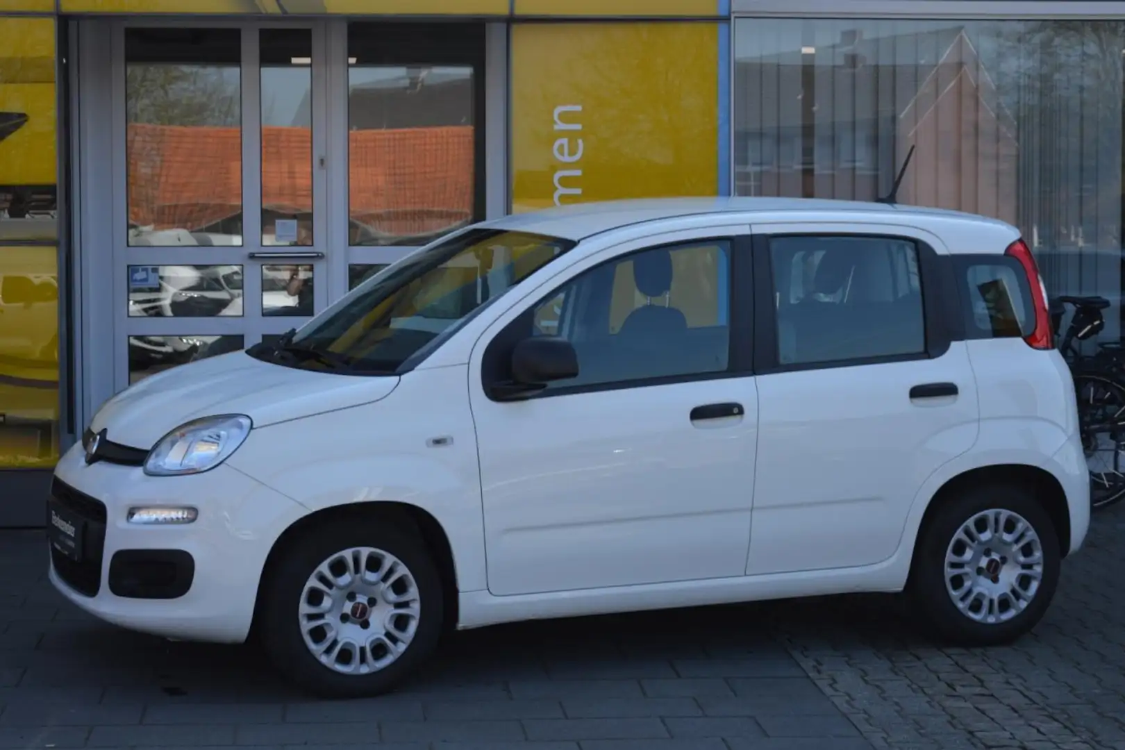 Fiat Panda Urban Hybrid 1.0 GSE/Klima/Radio/Bluetooth Weiß - 2