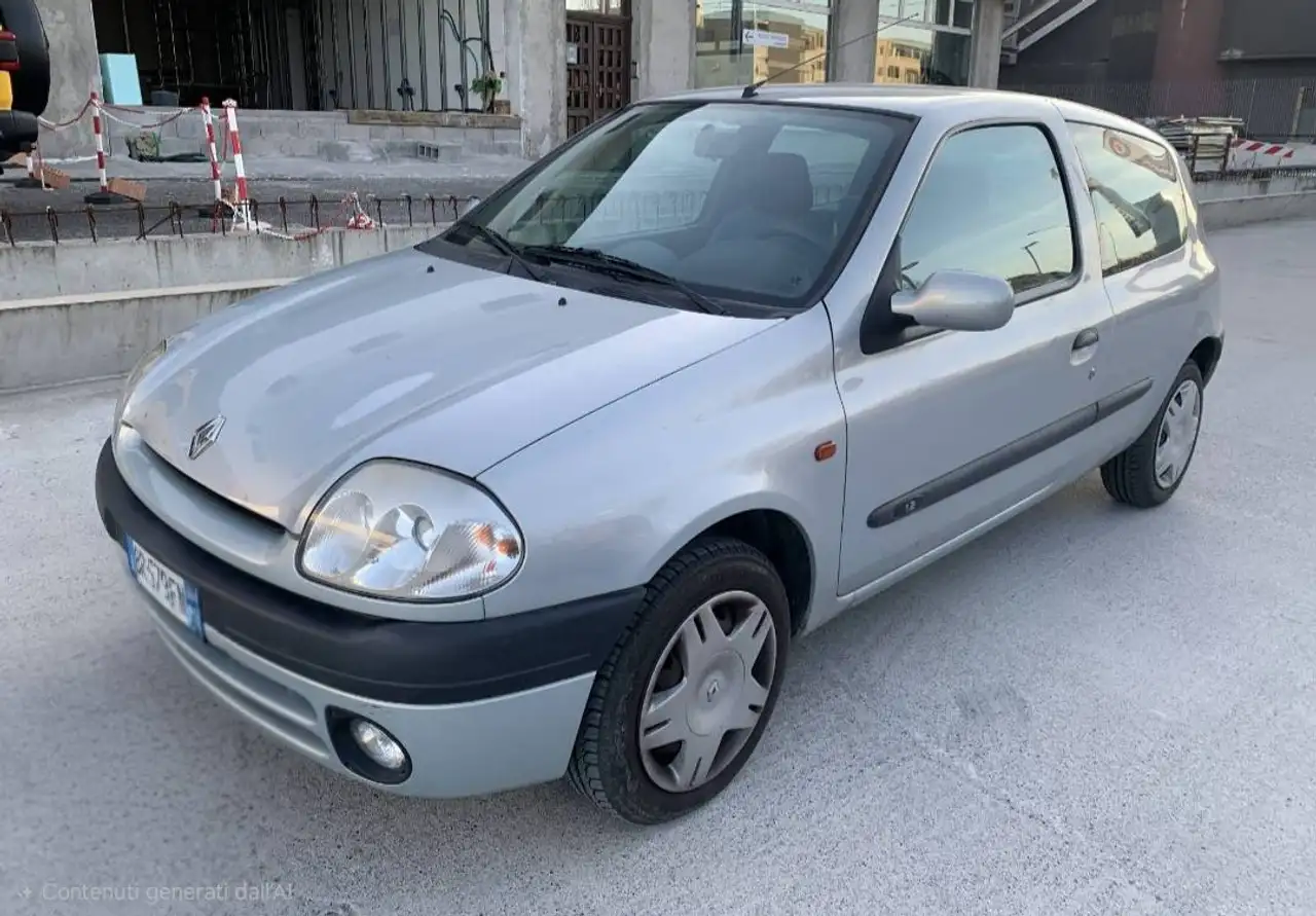 Renault Clio II 1998 3p 1.2 RXE, foto 1