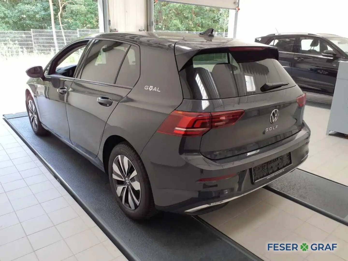 Volkswagen Golf VIII GOAL 1.5 TSI 150PS Grau - 2