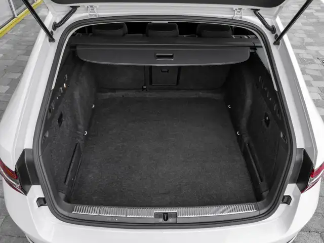 Skoda Superb view 15