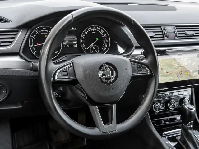 Skoda Superb view 8