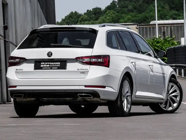 Skoda Superb view 2
