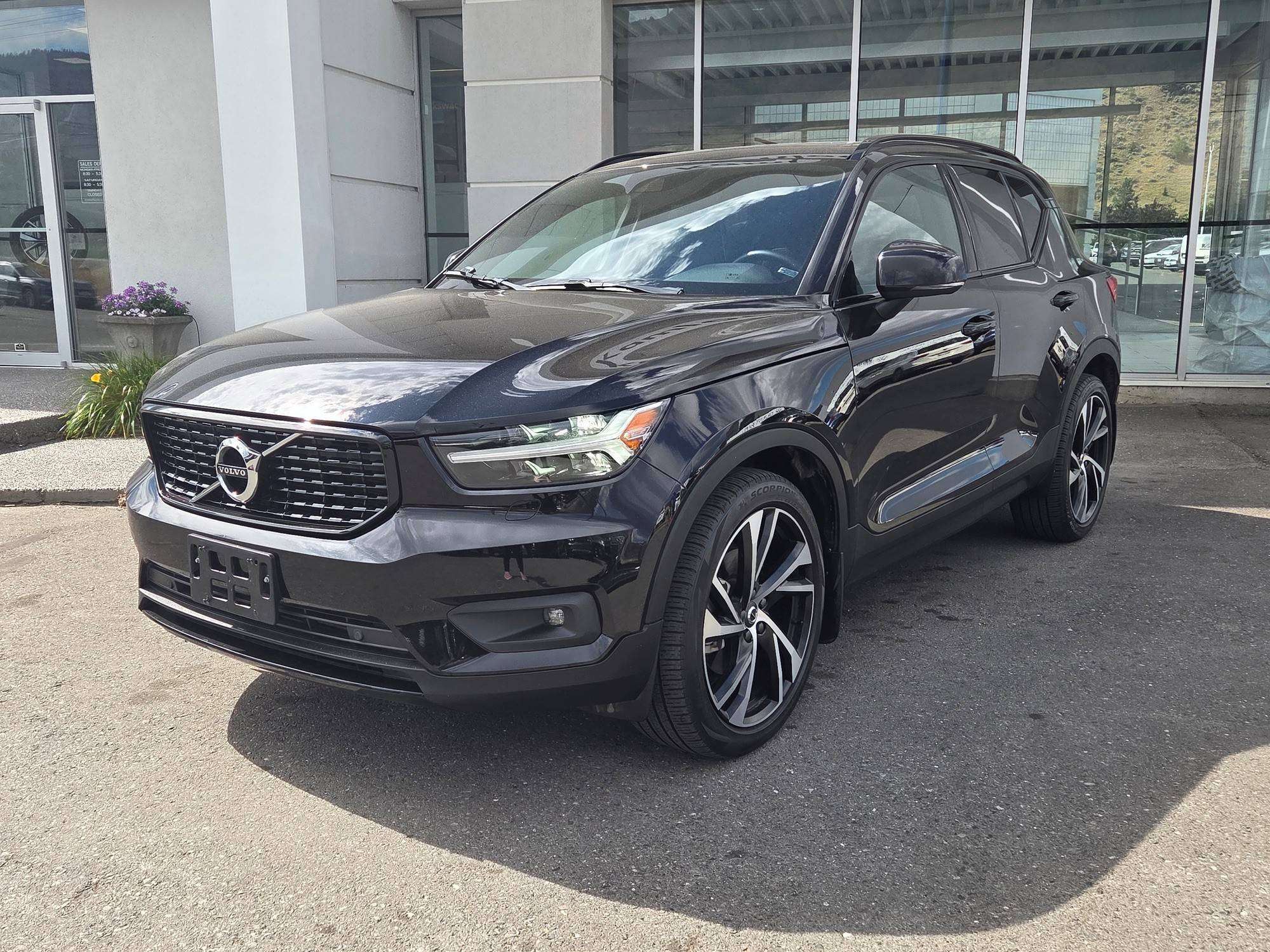 2022 Volvo XC40 R-Design