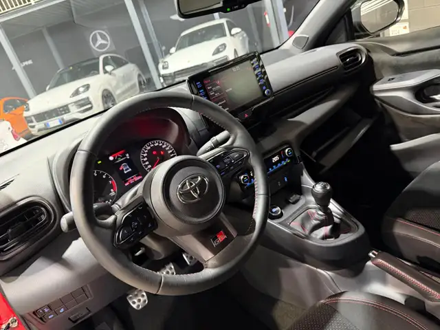 Toyota Yaris view 12