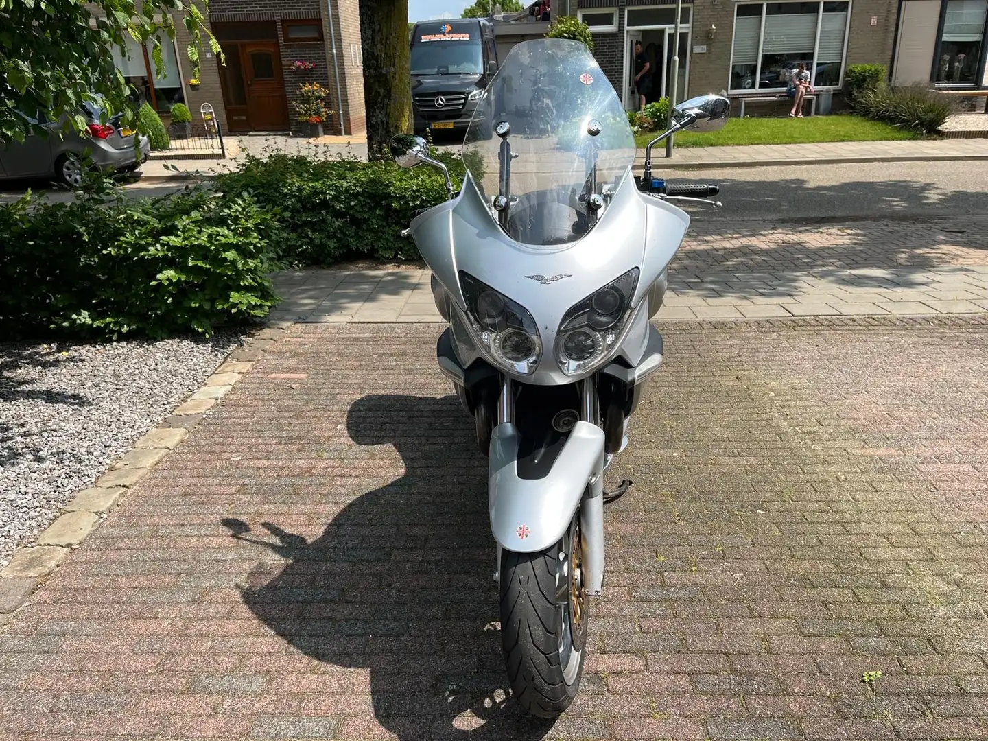 Moto Guzzi Norge 1200 Stříbrná - 1