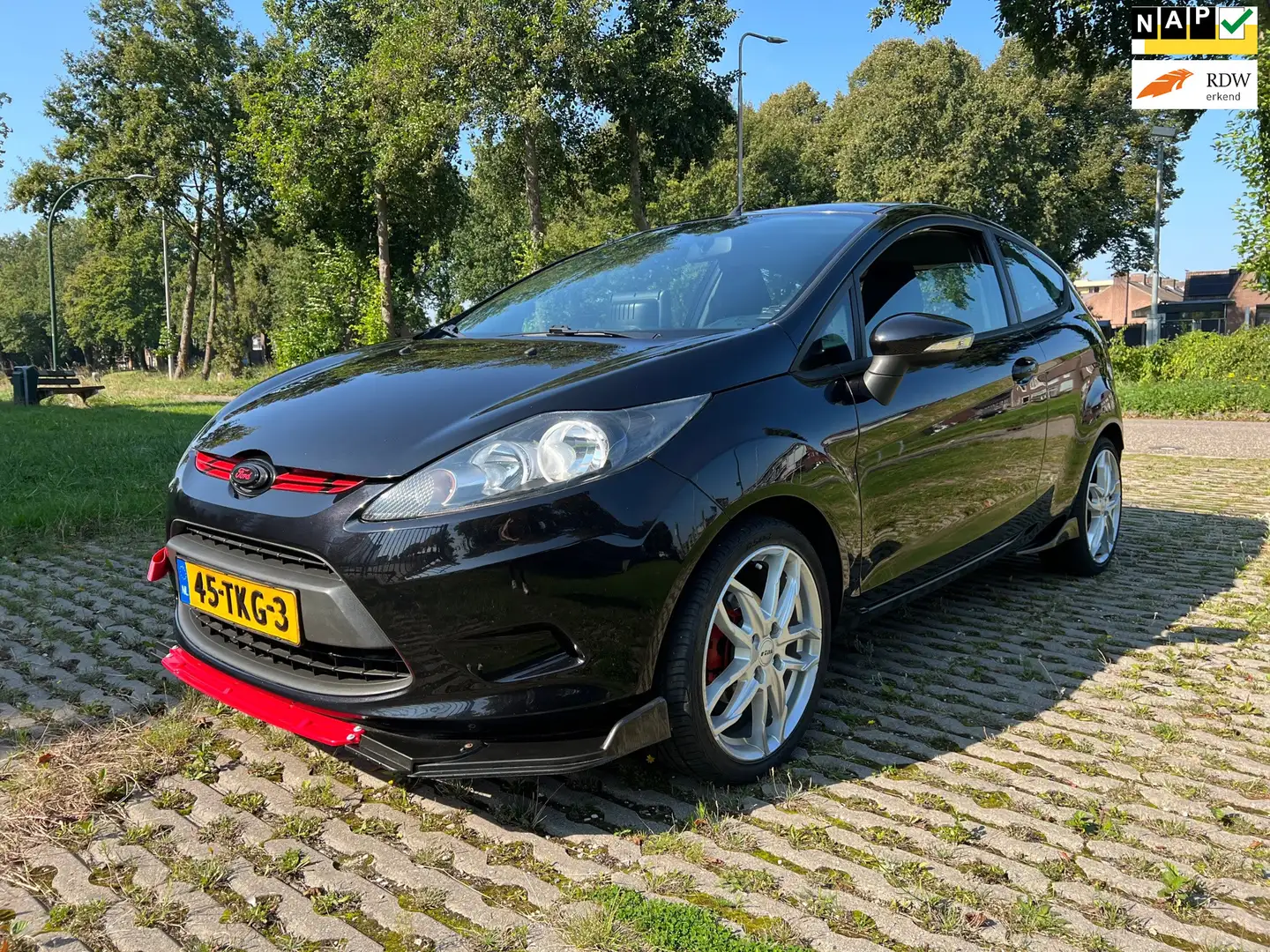Ford Fiesta 1.25 Ghia / airco Noir - 1