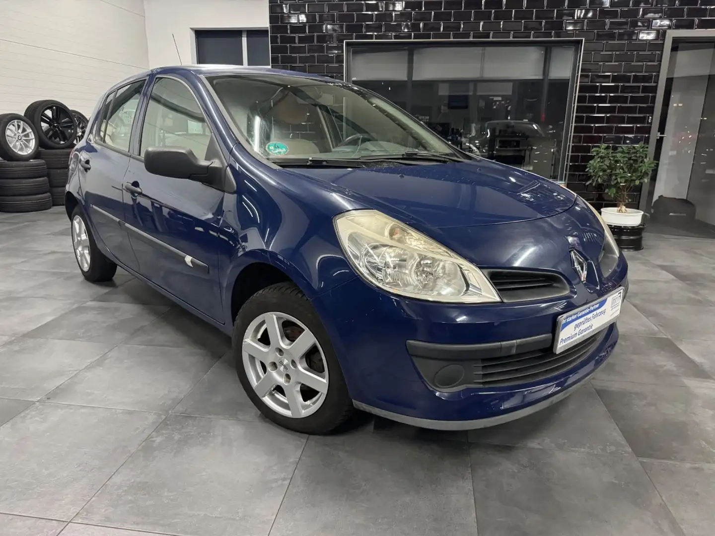 Renault Clio III Expression Blau - 1