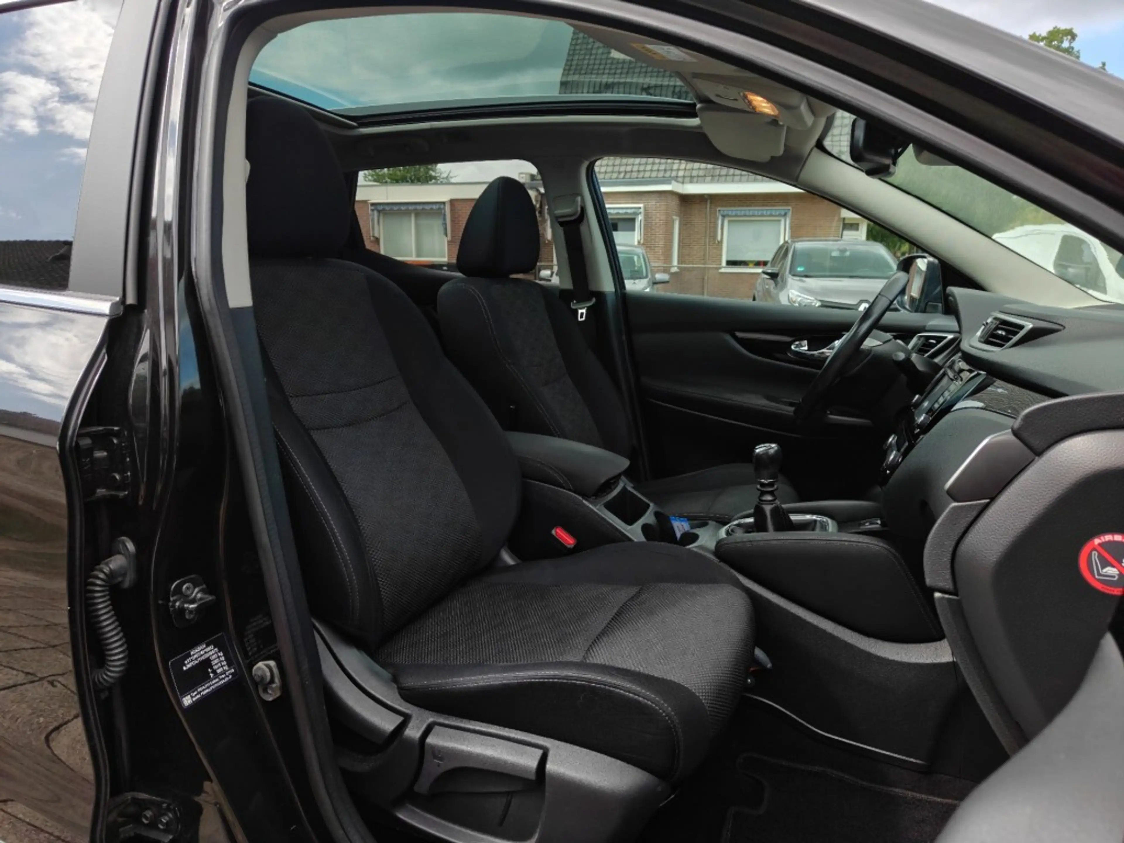 Nissan Qashqai 1.6 N-Vision — photo 14