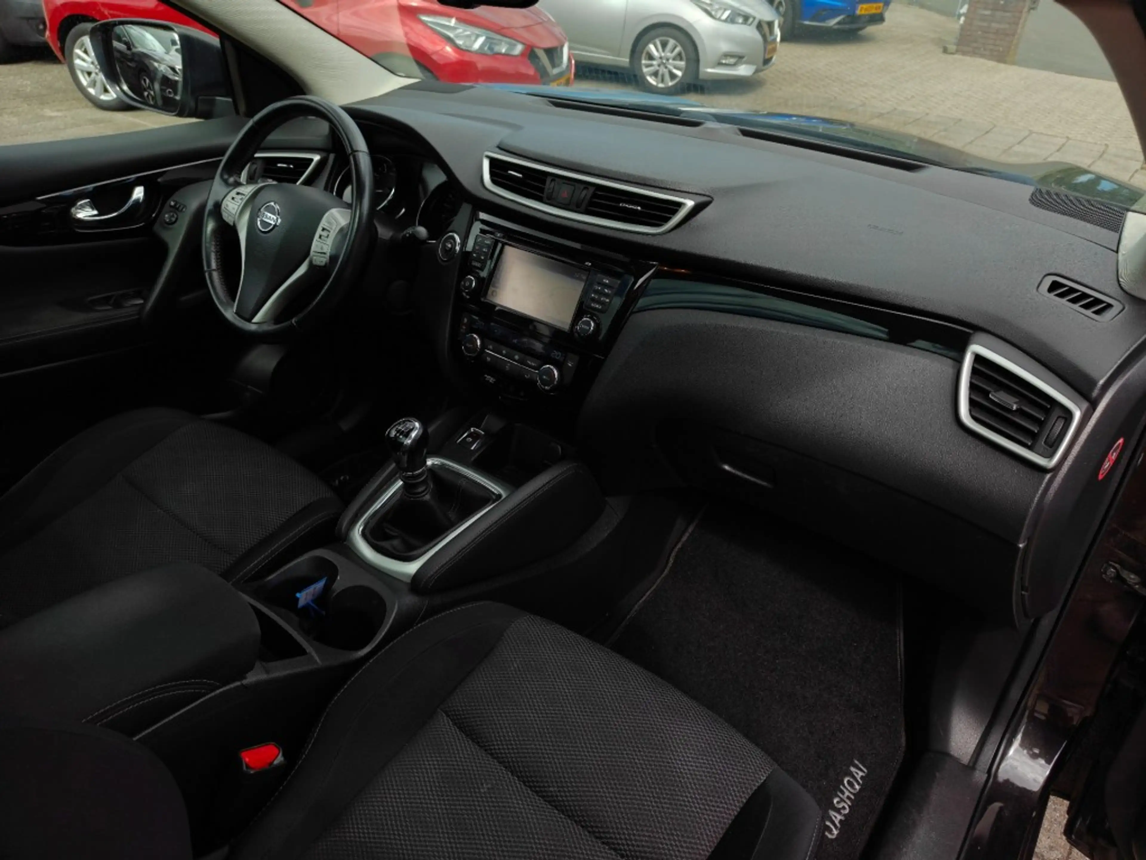 Nissan Qashqai 1.6 N-Vision — photo 13