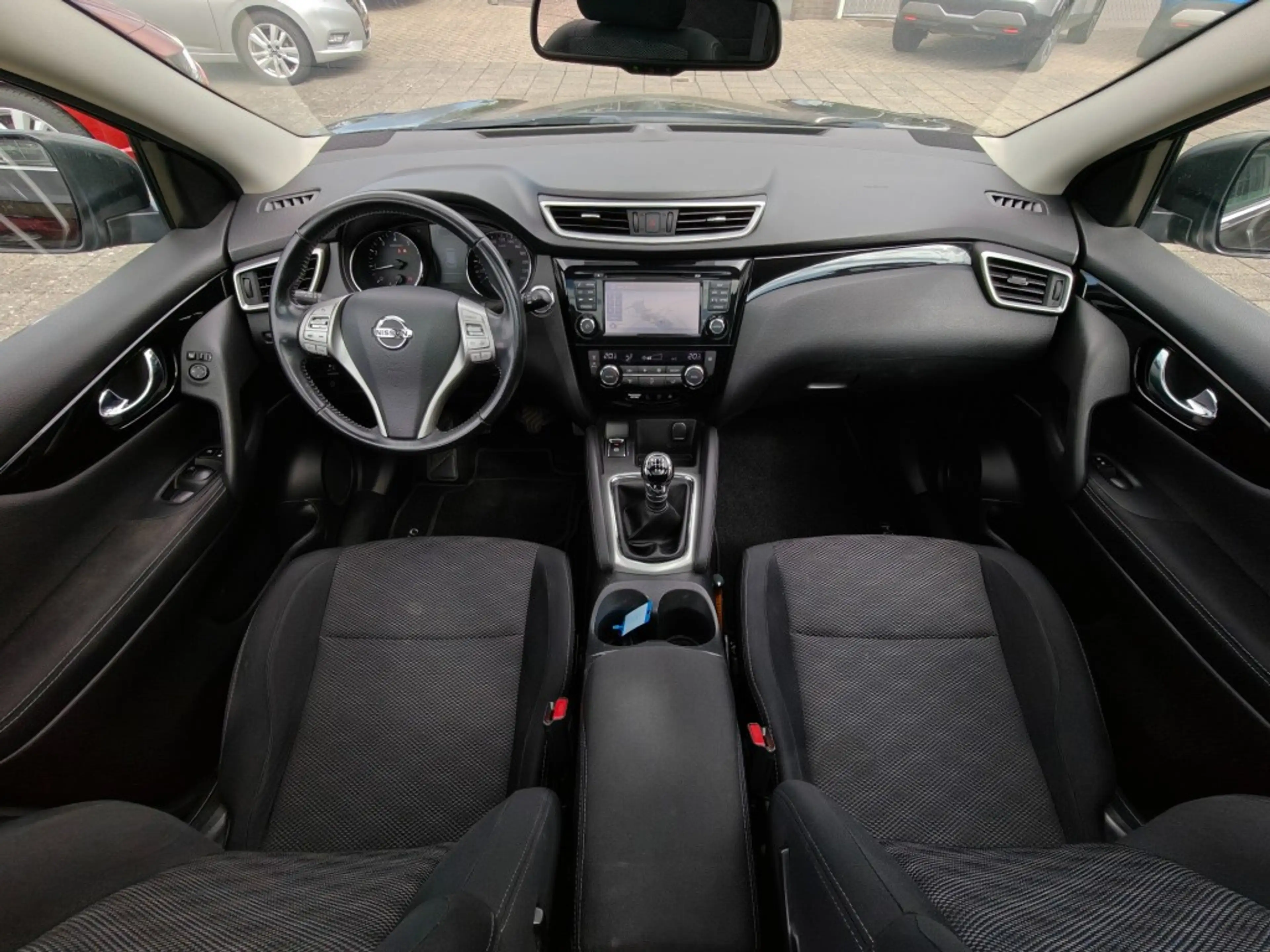 Nissan Qashqai 1.6 N-Vision — photo 4