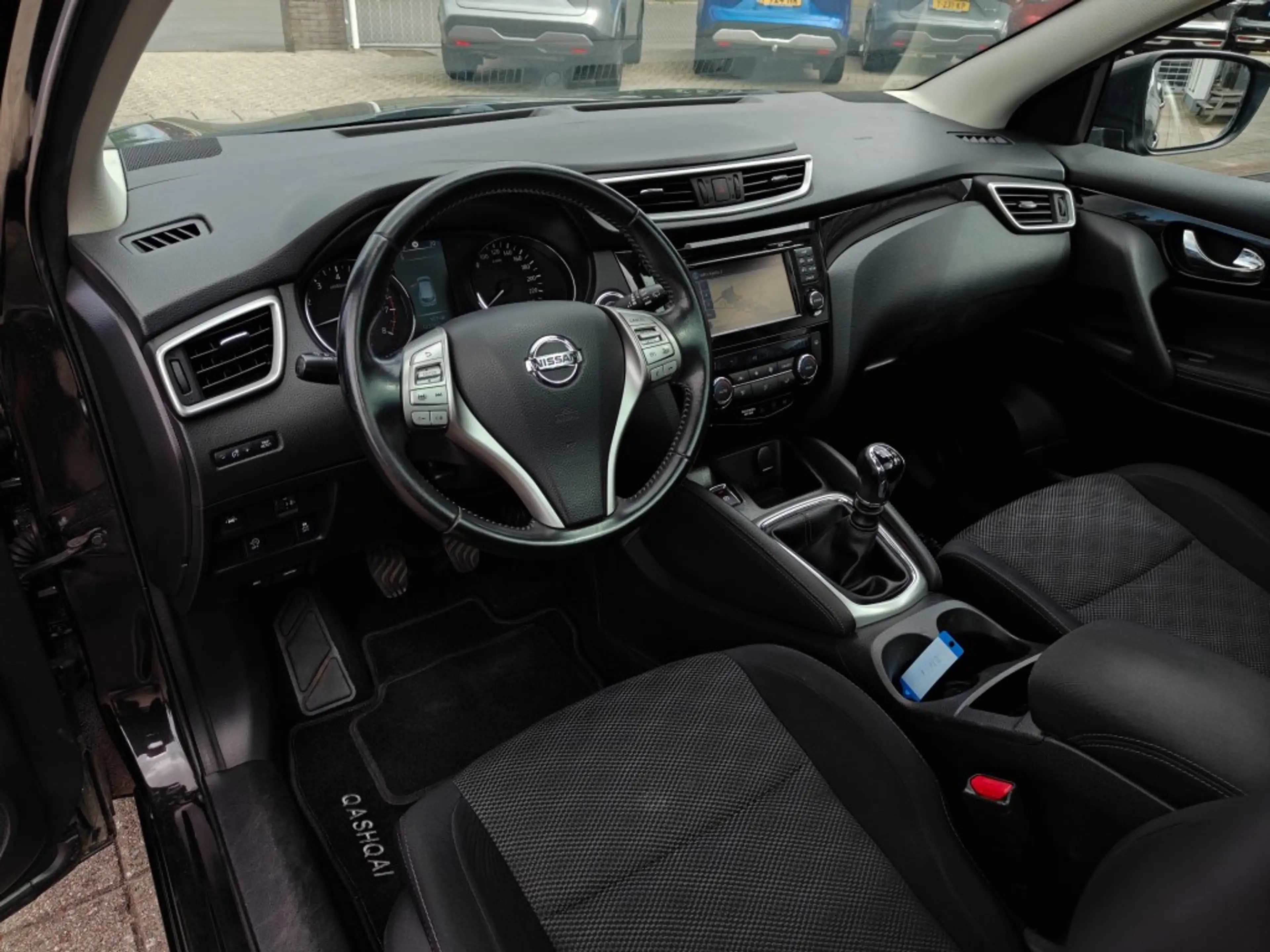 Nissan Qashqai 1.6 N-Vision — photo 12