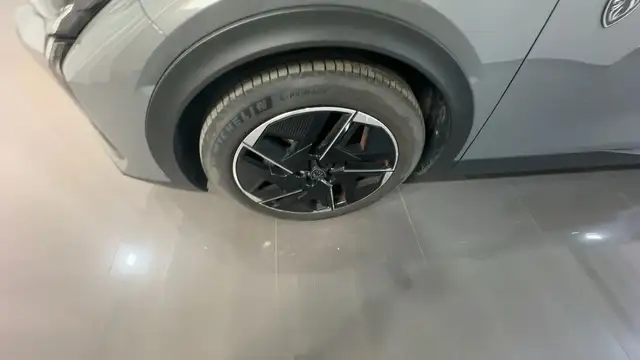 Peugeot 408 view 16