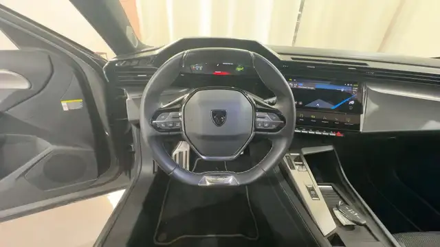 Peugeot 408 view 6