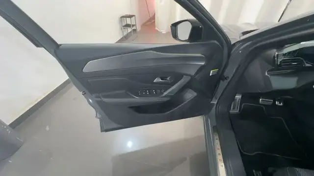Peugeot 408 view 17