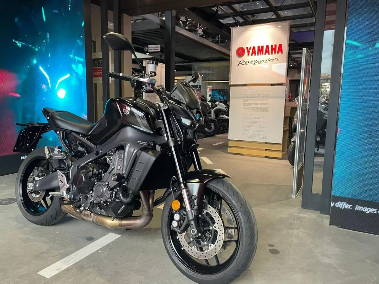 Yamaha MT-09 . Nero - 2