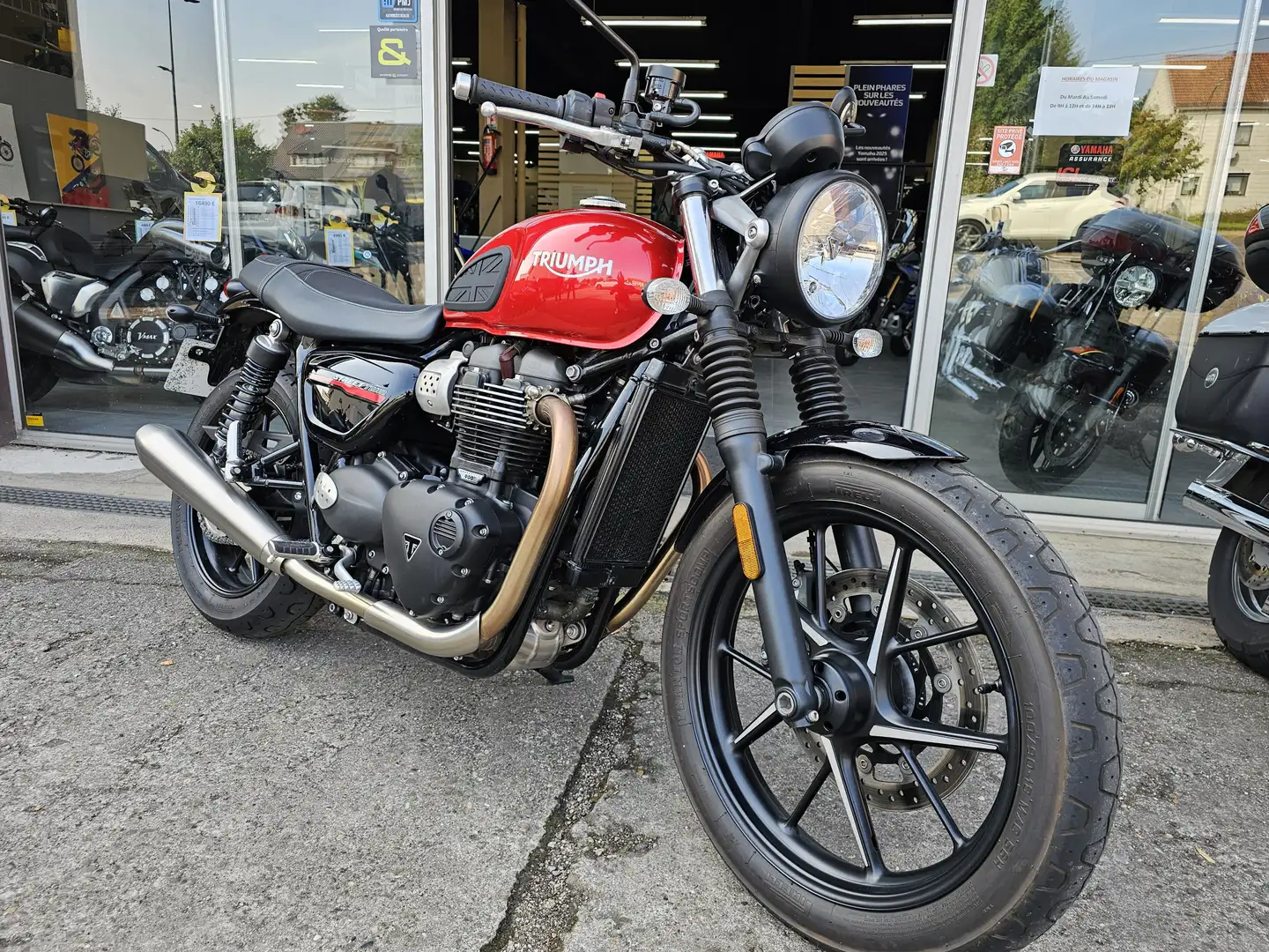 Triumph Street Twin Roşu - 2