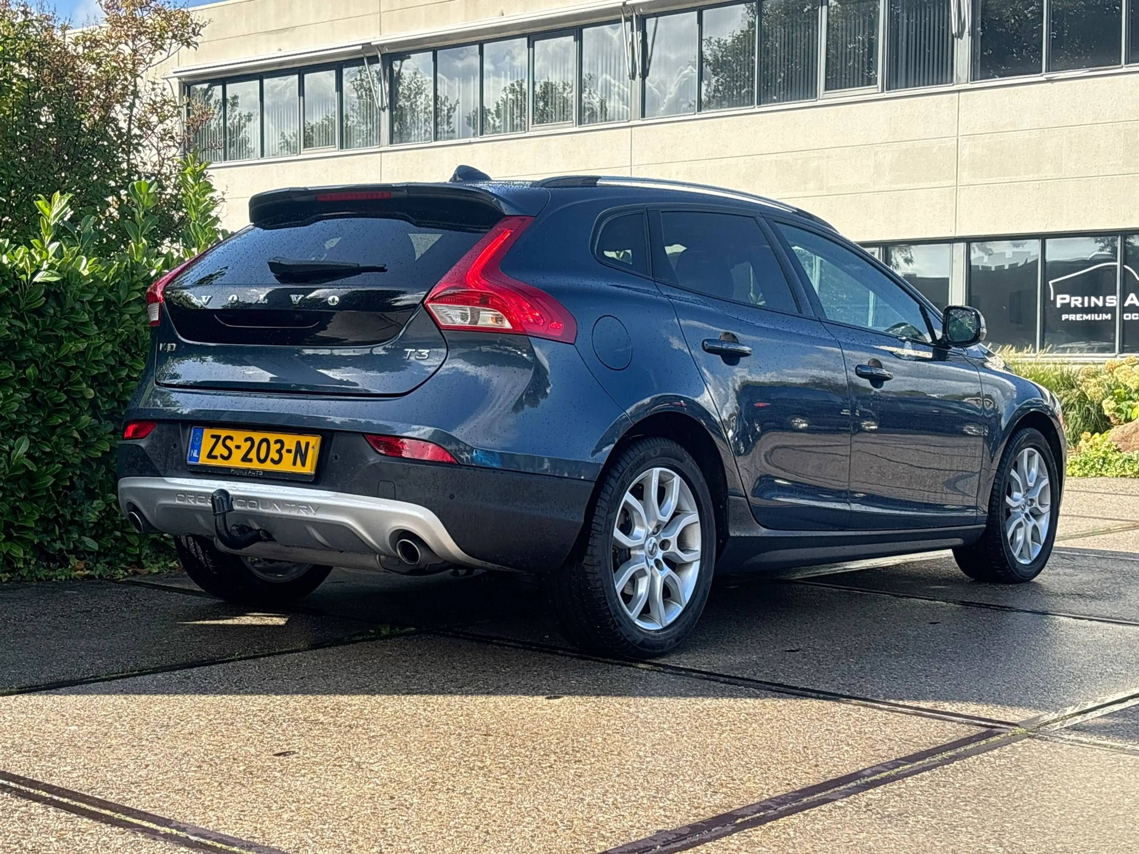 Volvo V40 Cross Country 1.5 T3 Polar+ Luxury |STOELVERW.|TREKHAAK|CLIMA|NA — photo 2