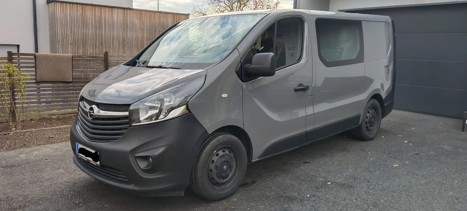 Opel Vivaro Vivaro Combi L1H1 1,6 BiTurbo Grau - 1