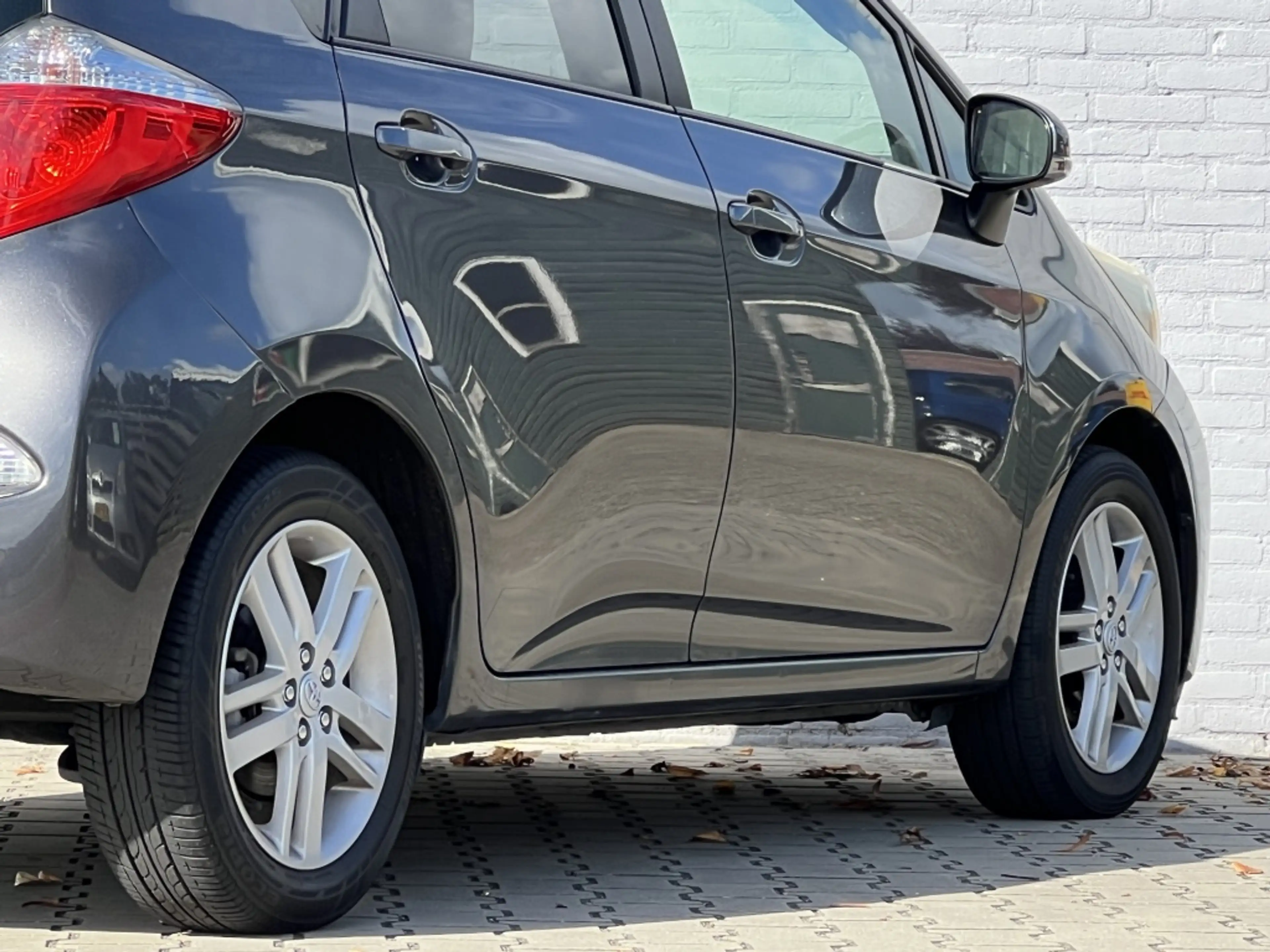 Toyota Verso-S 1.3 VVT-i Dynamic Automaat | NL auto | Navi | Keyl — photo 11