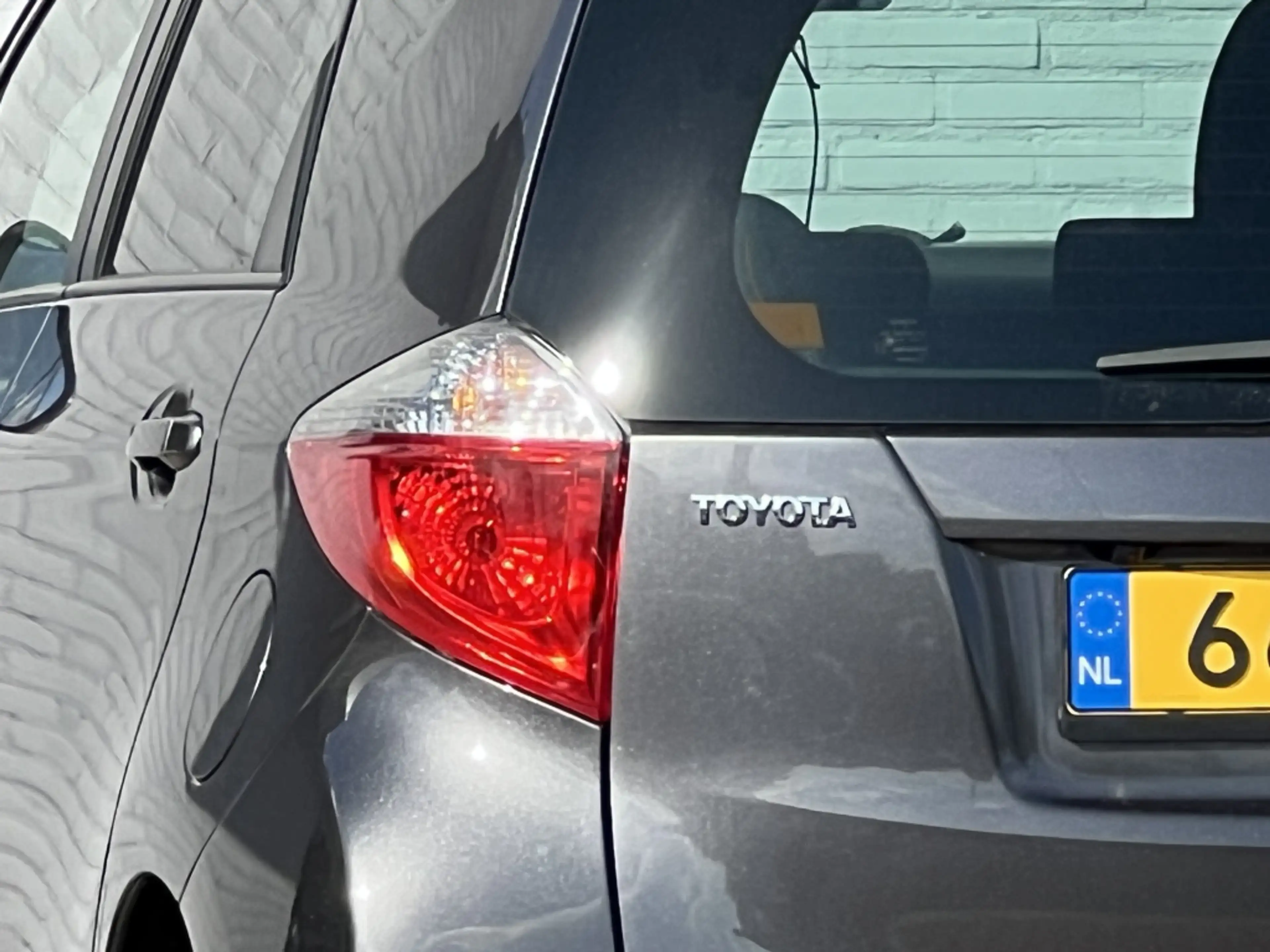Toyota Verso-S 1.3 VVT-i Dynamic Automaat | NL auto | Navi | Keyl — photo 9