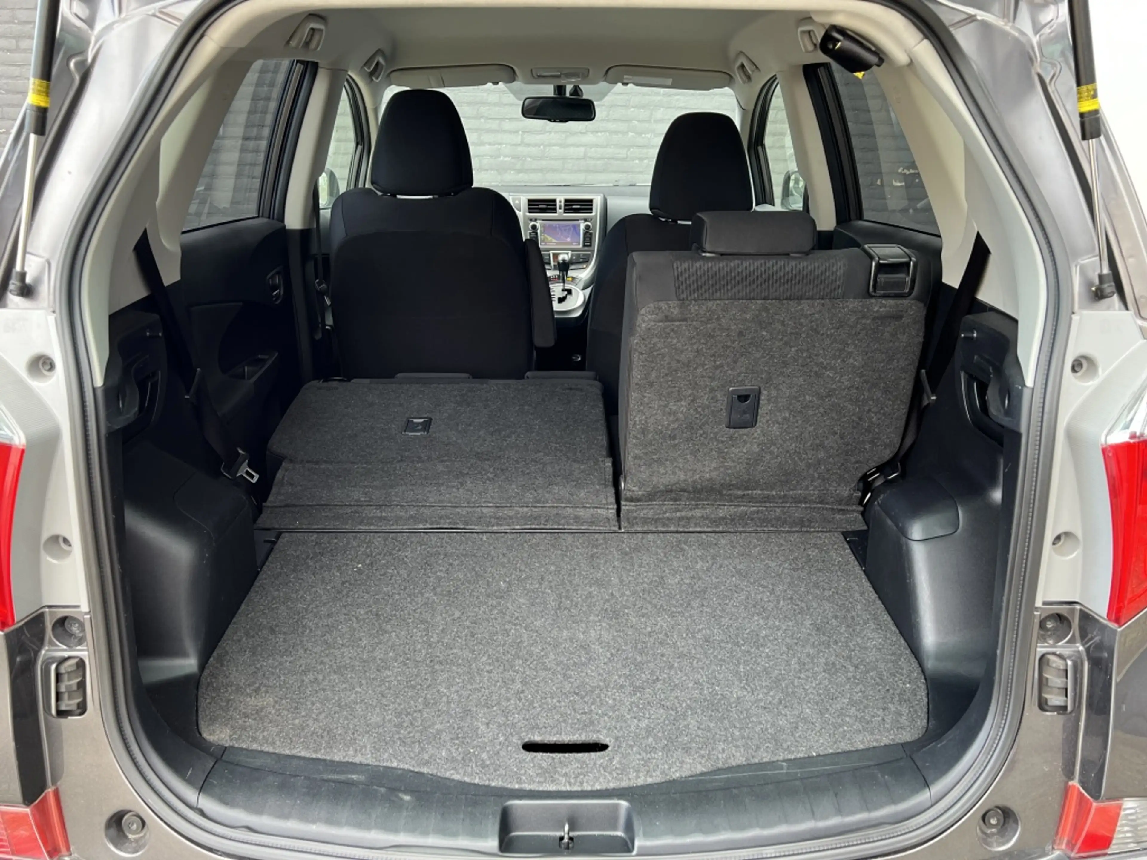 Toyota Verso-S 1.3 VVT-i Dynamic Automaat | NL auto | Navi | Keyl — photo 31