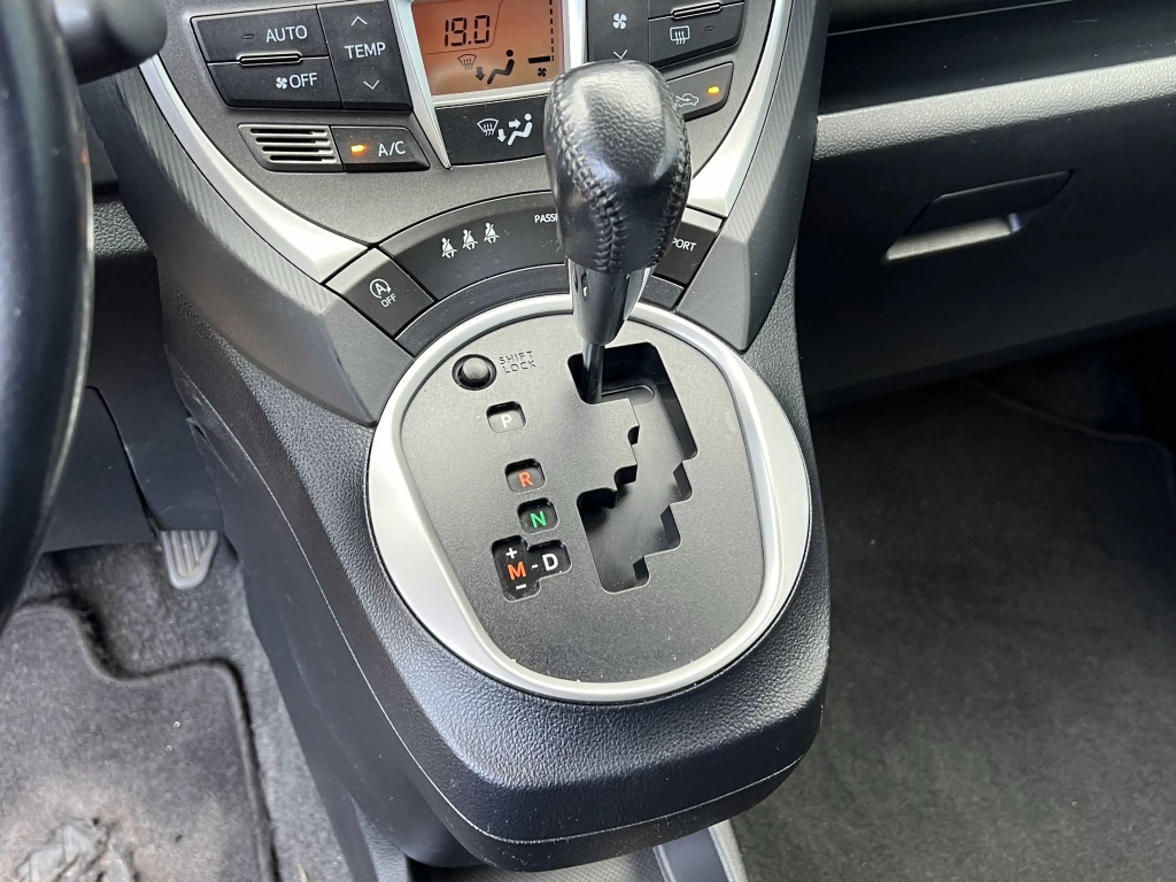 Toyota Verso-S 1.3 VVT-i Dynamic Automaat | NL auto | Navi | Keyl — photo 29