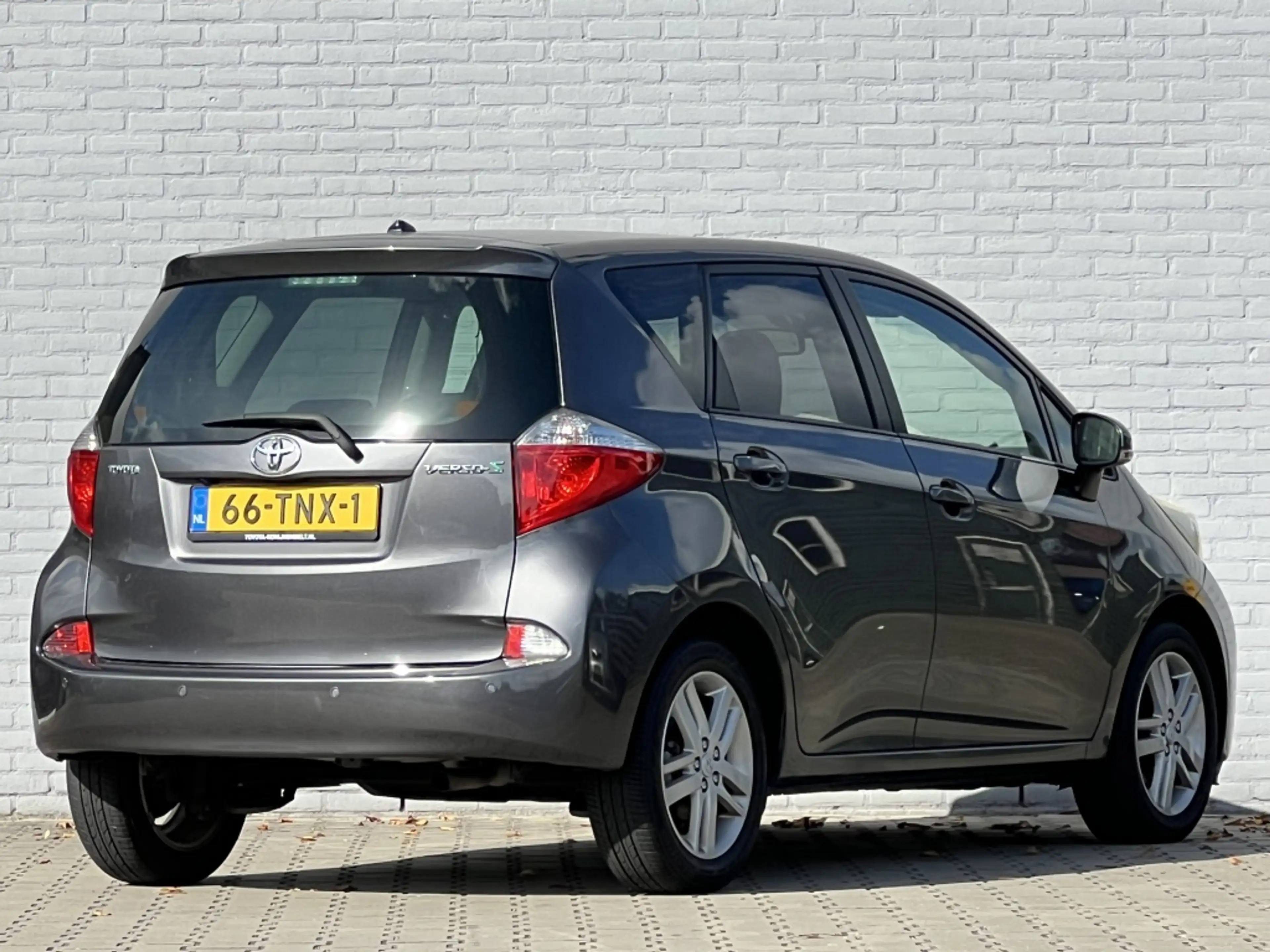 Toyota Verso-S 1.3 VVT-i Dynamic Automaat | NL auto | Navi | Keyl — photo 10