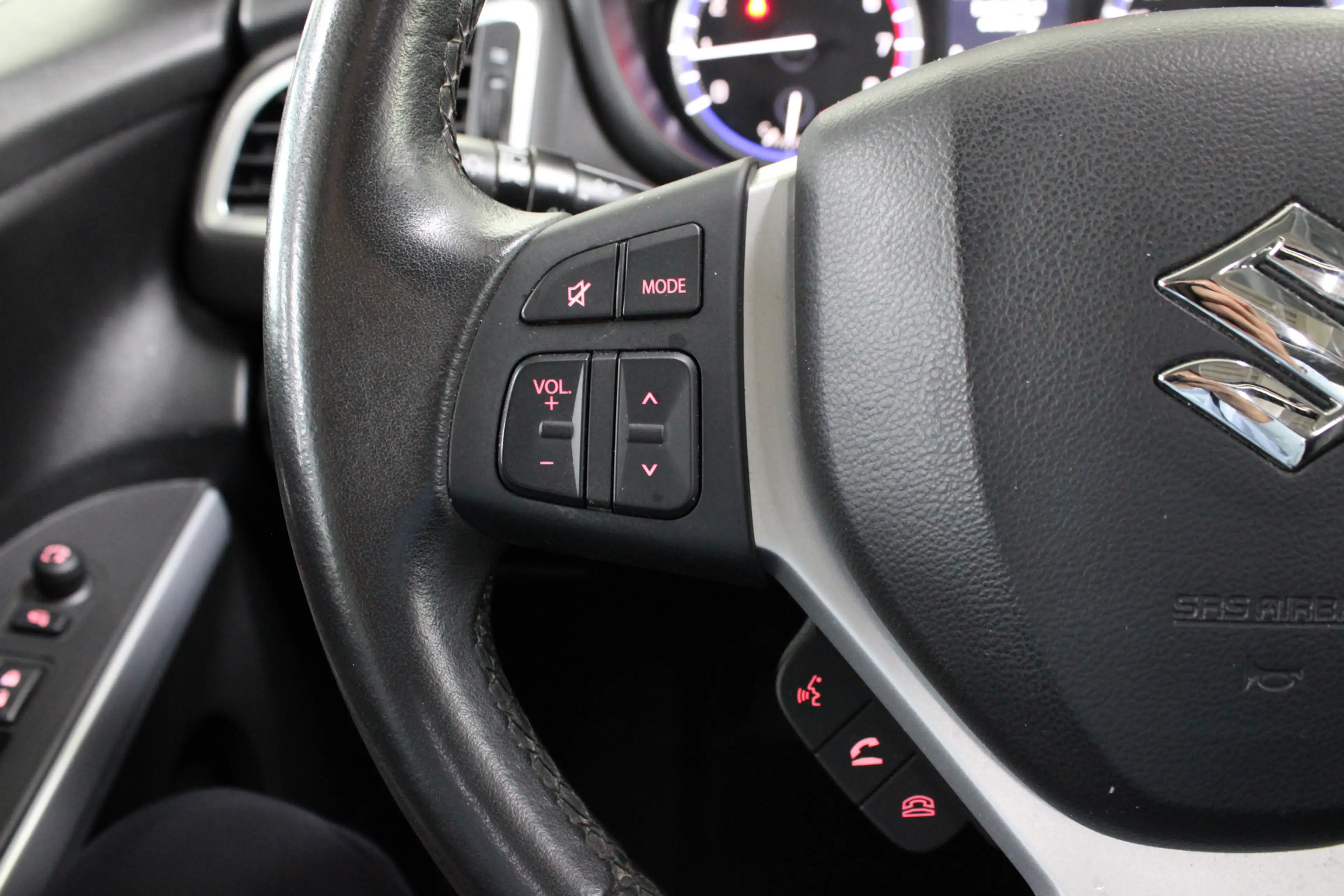Suzuki S-Cross 1.0 Boosterjet High Executive / Pano. / Trekhaak a — photo 13