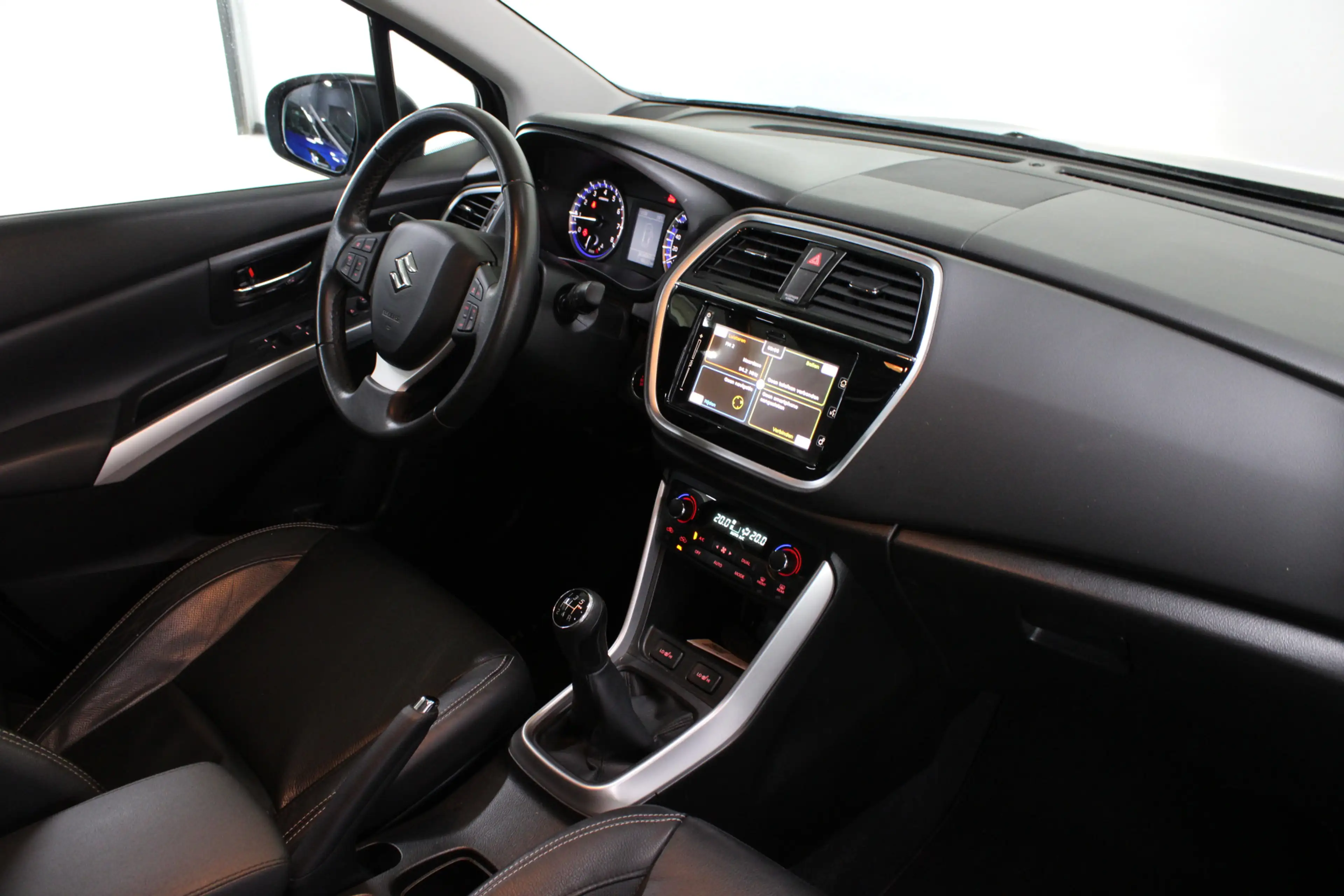 Suzuki S-Cross 1.0 Boosterjet High Executive / Pano. / Trekhaak a — photo 8