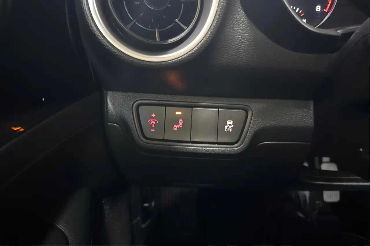 Kia Forte снимка Kia Forte