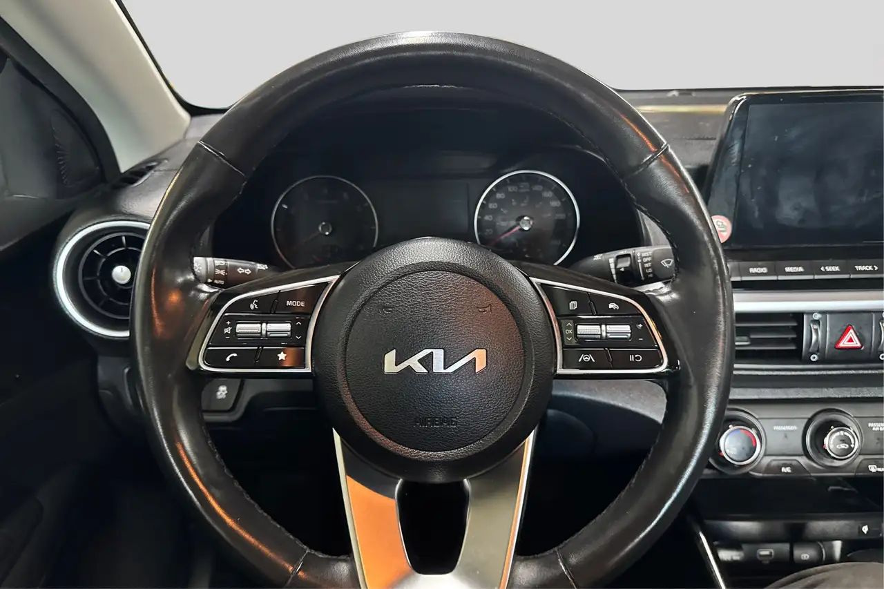 Kia Forte снимка Kia Forte