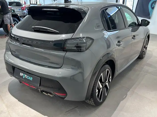 Peugeot 208 view 4
