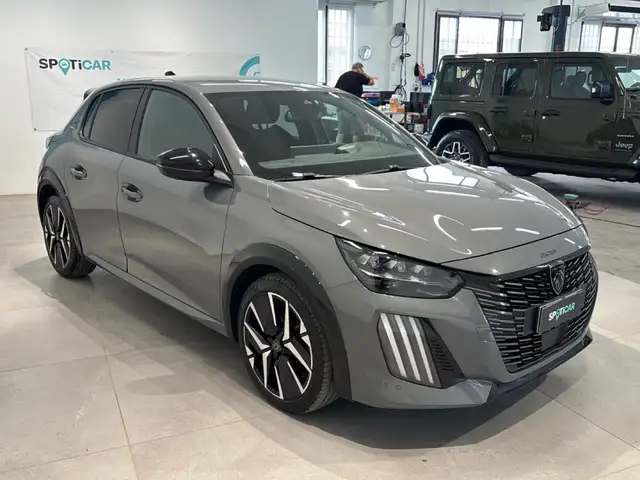 Peugeot 208 view 3