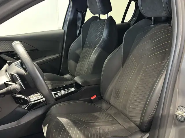 Peugeot 208 view 12
