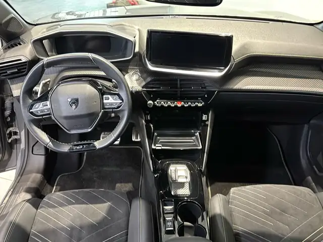 Peugeot 208 view 10